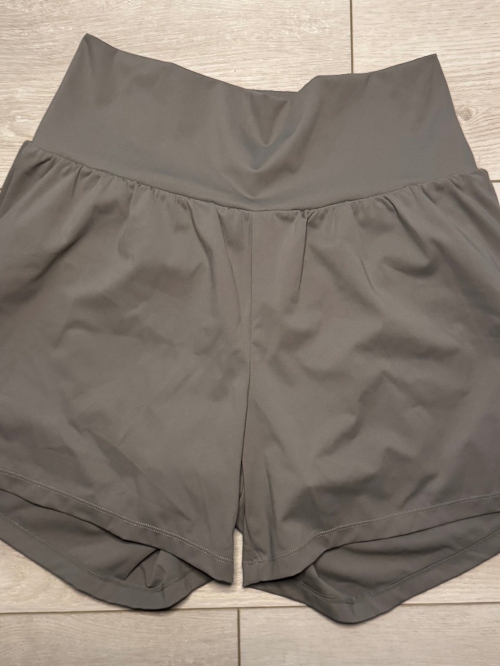 NWT Halara Softlyzero Airy Shorts Womens L Long Beige